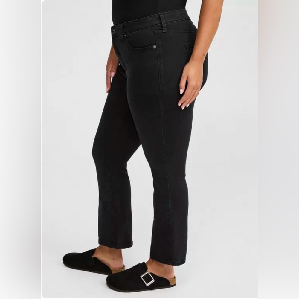 TORRID  Sky High kick boot Jean, Sz 28